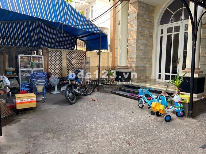 Chính chủ cho thuê biệt thự sân vườn, Đường 9, khu Hiệp Bình Chánh, Thủ Đức.