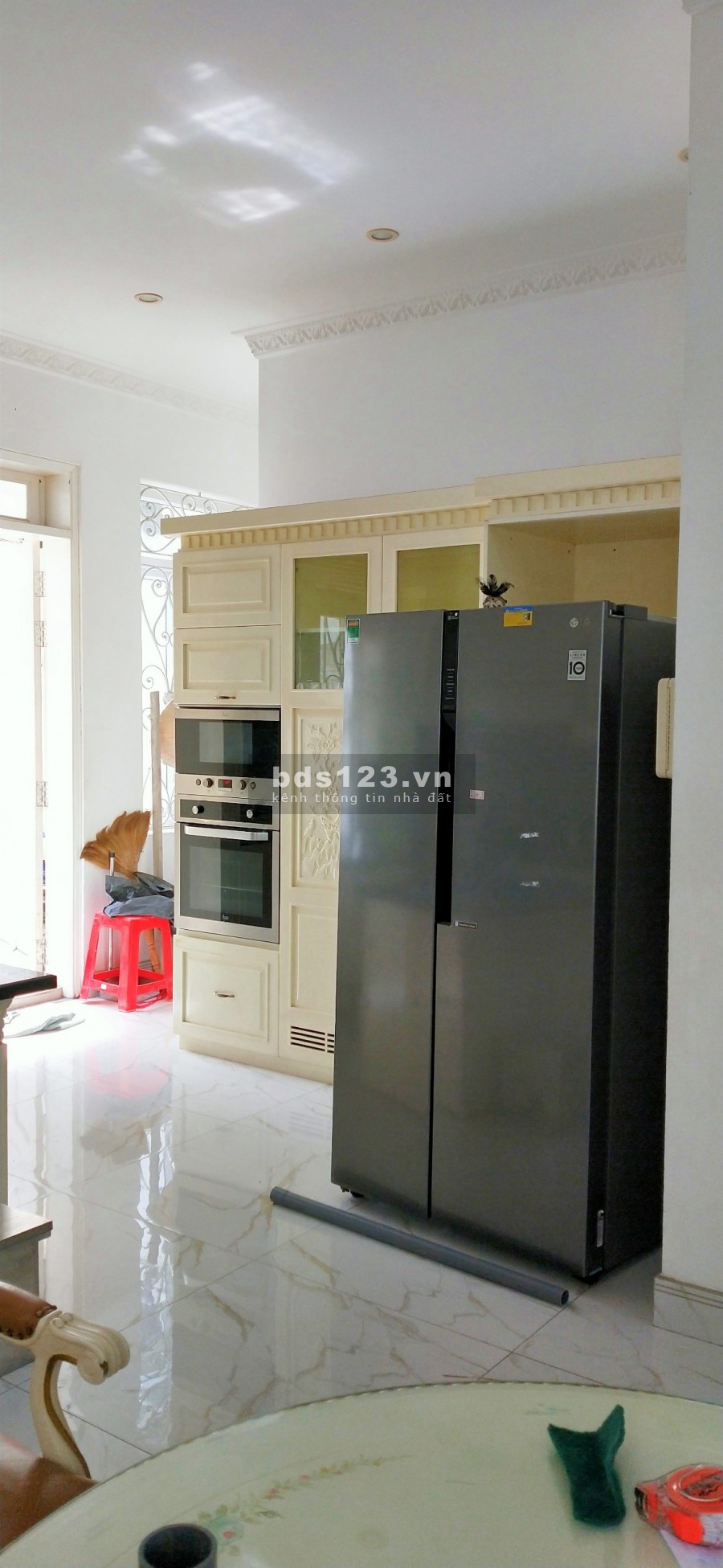 Cho thuê villa Nguyễn Văn Hưởng 10x20m hầm trệt 2 lầu 4P full nội thất
