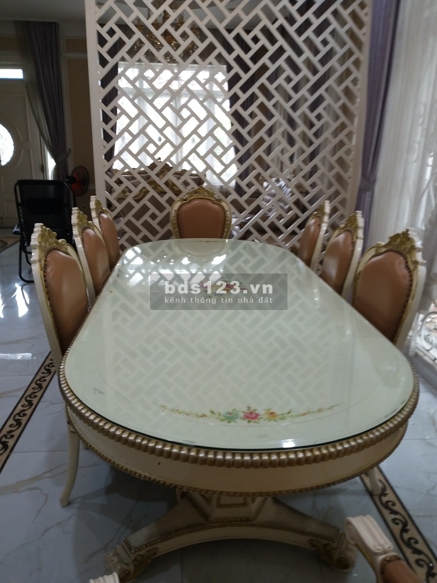 Cho thuê villa Nguyễn Văn Hưởng 10x20m hầm trệt 2 lầu 4P full nội thất