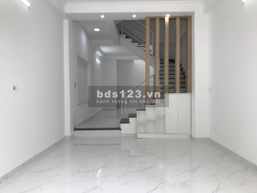 Bán nhà đường số Tân quy Quận 7 dt 5.9x19m, 2 lầu,sân thượng