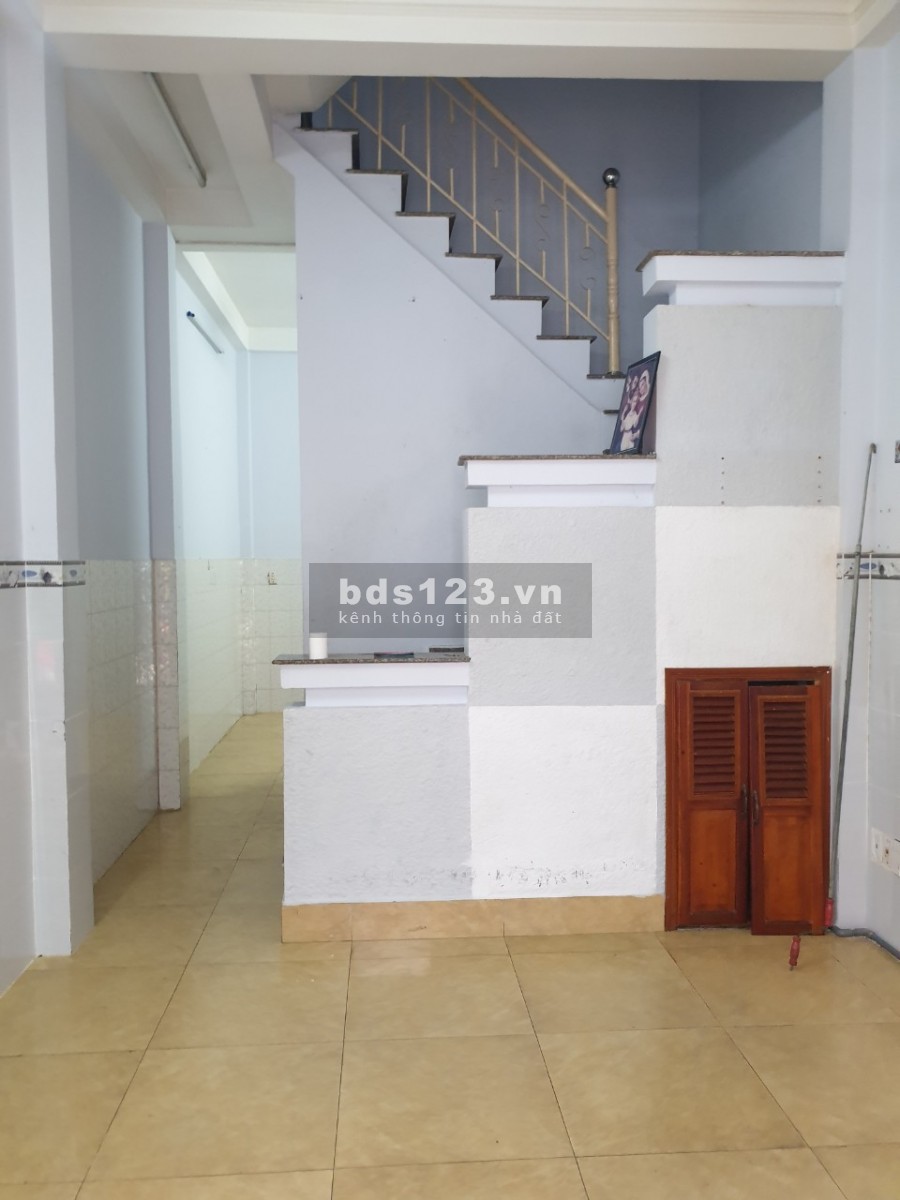 Cho thuê nhà đường Đồng Xoài gần chợ Hoàng Hoa Thám quận Tân Bình