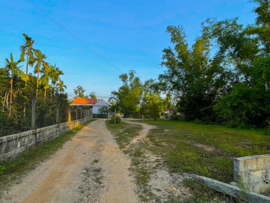 Đất Kiệt Oto Nguyễn Viết Xuân, Thuỷ Phương.