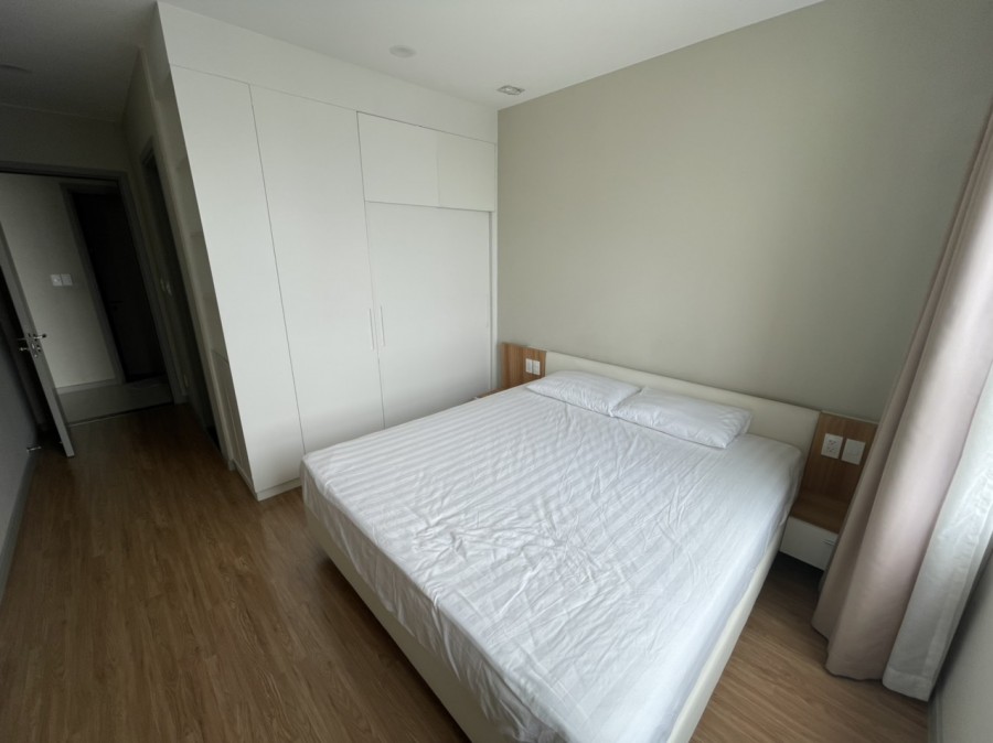 Cho thuê gấp căn hộ 2PN/2WC, 80m2 The Gold View Quận 4. Full nội thất. Xem nhà 24/7.
