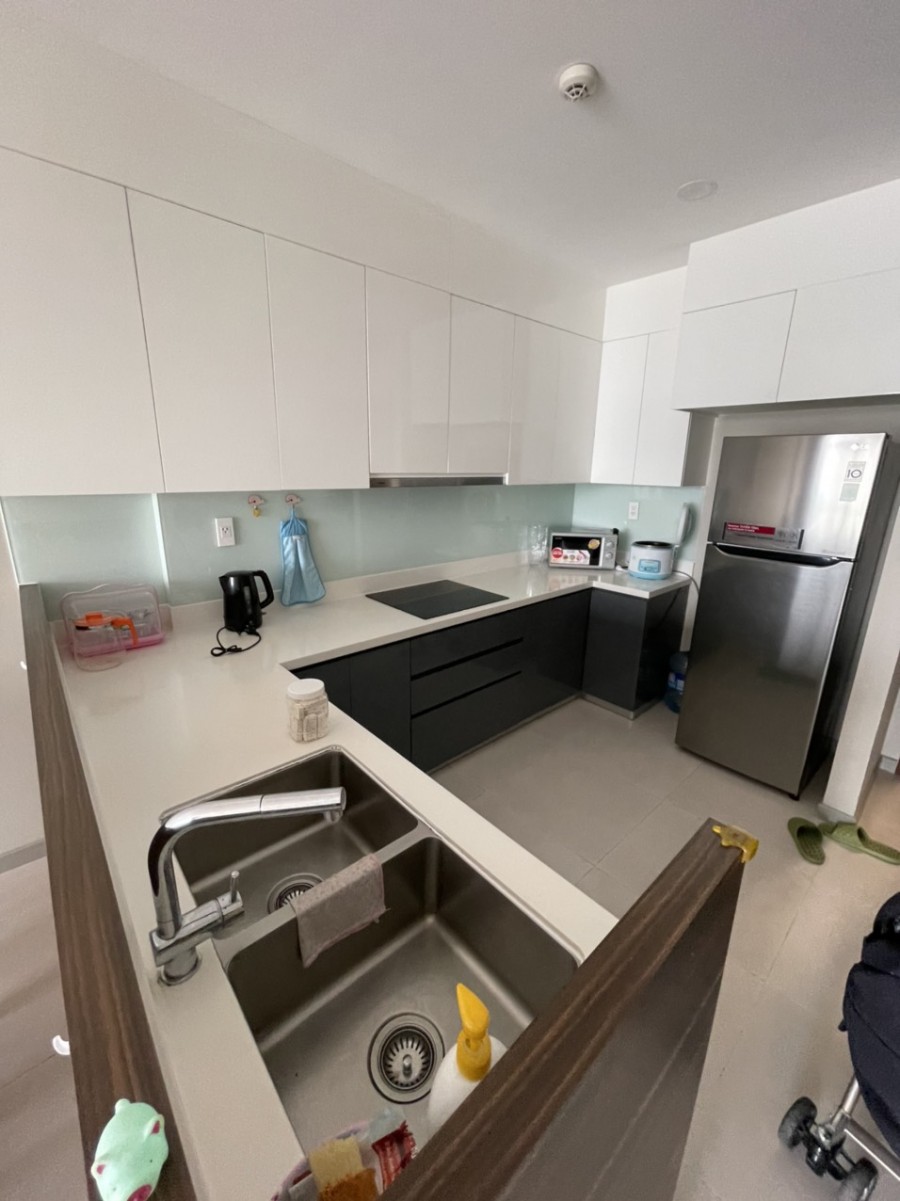 Cho thuê gấp căn hộ 2PN/2WC, 80m2 The Gold View Quận 4. Full nội thất. Xem nhà 24/7.