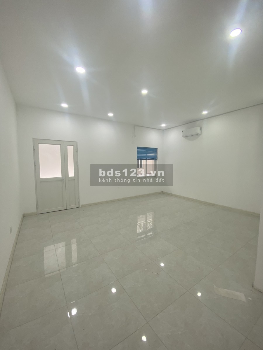 Cho thuê nguyên căn nhà phố thương mại SariTown SALA hầm trệt 4,5 lầu có thang máy DTSD hơn 400m2