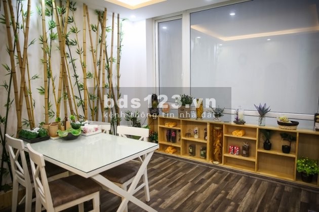 Nhà 2MT Đường Nguyễn KIệm Phường 9 Quận Phú Nhuận. 6x18m trệt 2 lầu sân thượng