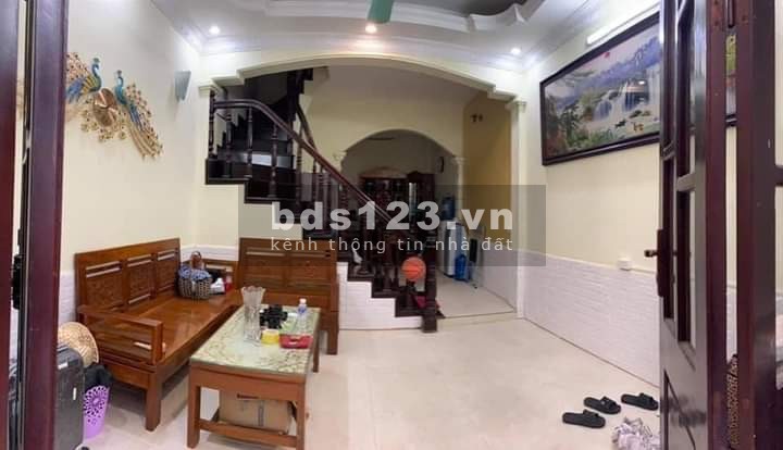 Nhà trung tâm đường Cầu Giấy, Diện tích 37m2, 4 tầng, 2 mặt, MT 4m – Giá bán 4,5 tỷ SĐCC