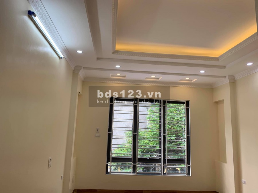 Chính chủ cho thuê nhà 3 tầng vị trí đẹp, kinh doanh đường Nguyễn Chính. Liên hệ: 0948909126