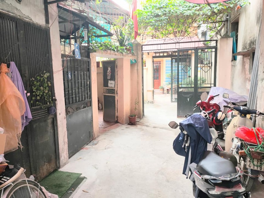 Bán nhà Nguyễn Trãi lô góc 3 thoáng, nhà có sân cổng rất đẹp, 50m ra mặt phố, sát vách royal 46m2/4,6 tỷ