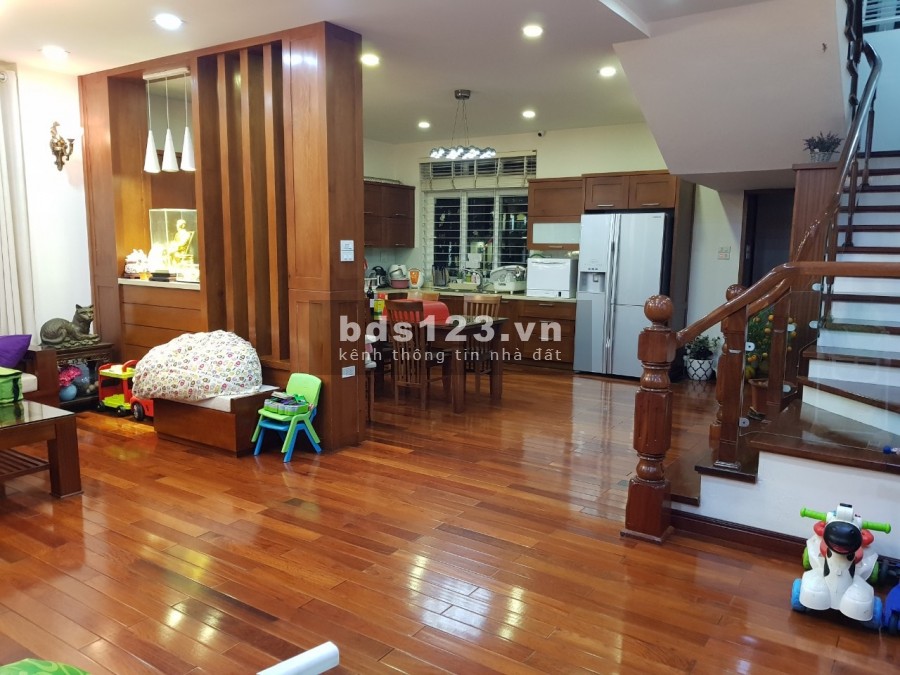 Nhà mặt phố Đào Tấn, VIP Ba Đình, dt 105m2, 3 tầng, 6.1m MT, 65 tỷ, LH 0839844444