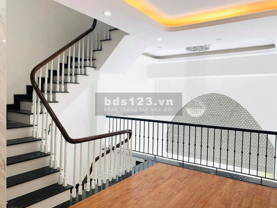 NHÀ MỚI ĐẸP LONG LANH THANG MÁY Ô TÔ TRÁNH KD VP TỐT 6 TẦNG 7,6 TỶ