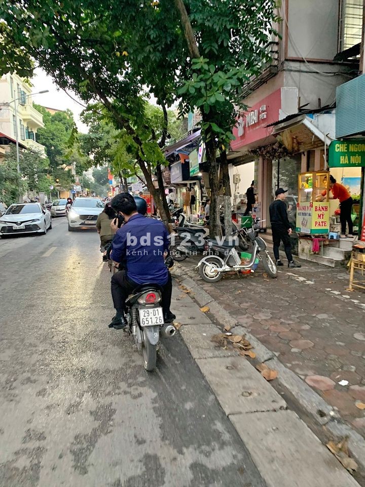 Bán gấp nhà mặt phố kim ngưu hai bà trưng kinh doanh sầm uất,7 tầng , mt 4.6m, vỉa hè 8m