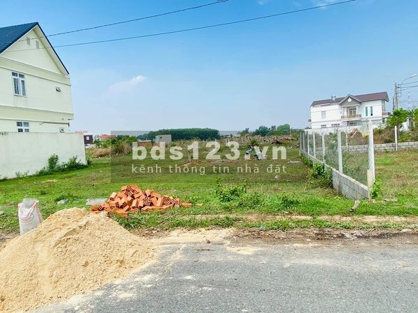 Đất ngộp 80m2 thị trấn Cần Đước Quốc Lộ 50 Giá 520tr/nền gần cụm cảng Quốc Tế Long An