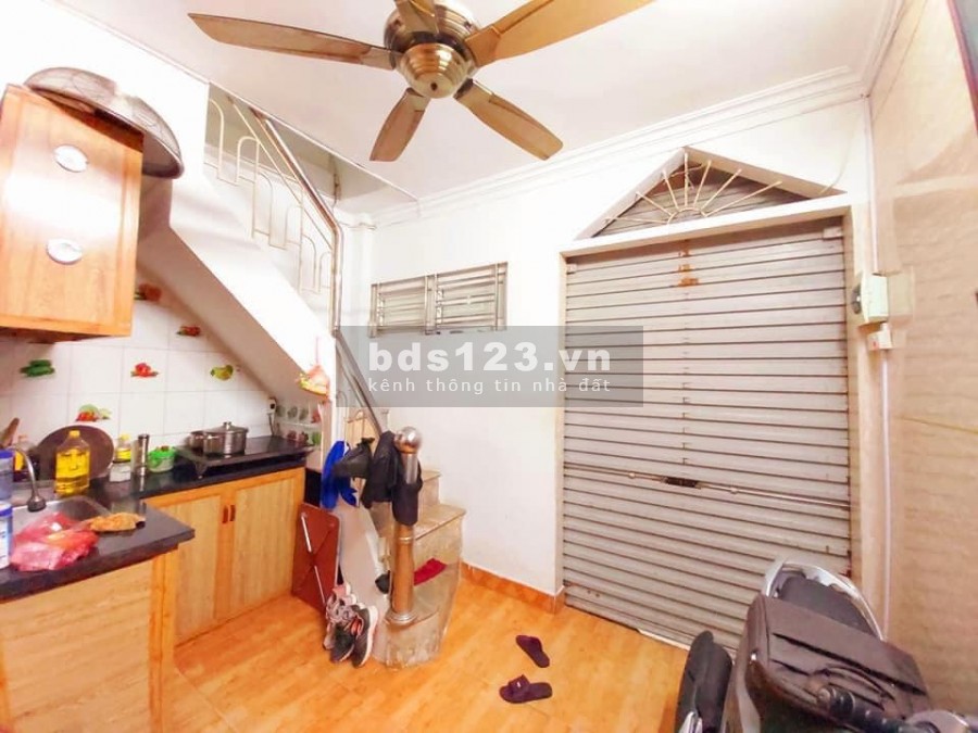 214 Khâm Thiên Hơn Tỷ Sổ Riêng Ở ngay. DT: 14m2 4 tầng MT: 3m6