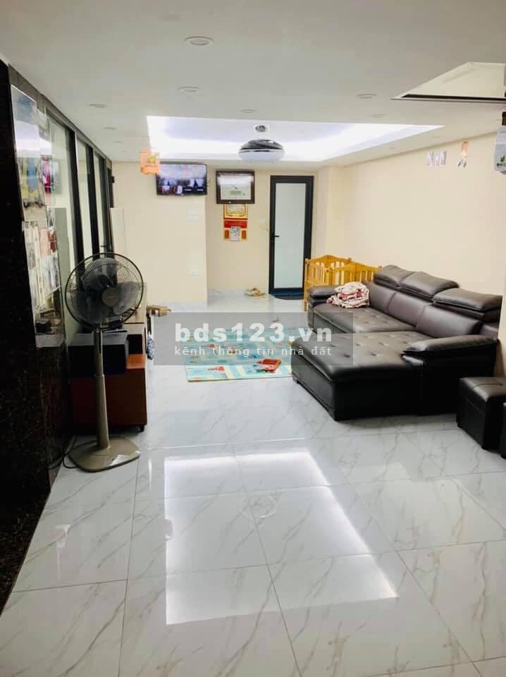 Cực Hiếm – 20m ra Phố Tạ Quang Bửu, 35m2, giá 3,75 tỷ.