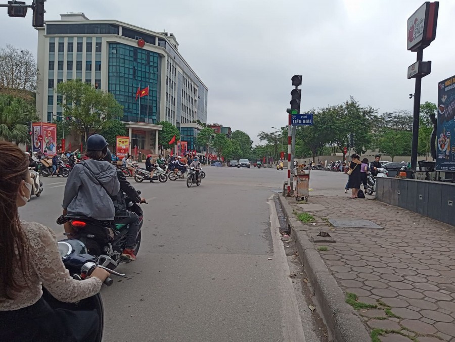 Bán nhà Liễu Giai, TT Ba Đình. Gara, kinh doanh, hàng xóm Lotte Đào Tấn, giá chỉ 12 tỷ.