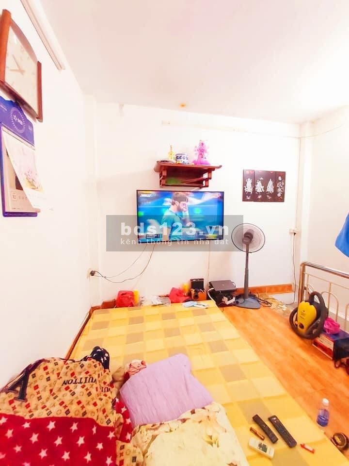 214 Khâm Thiên Hơn Tỷ Sổ Riêng Ở ngay. DT: 14m2 4 tầng MT: 3m6