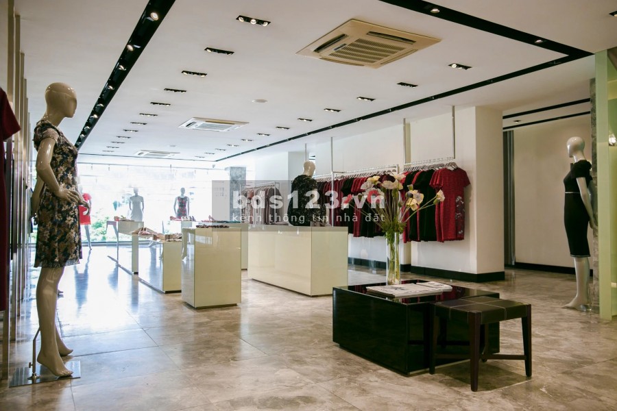 Bán nhà mặt phố Nguyễn Văn Cừ 80m2, MT 4.8m.Vị trí đẹp, đông khách