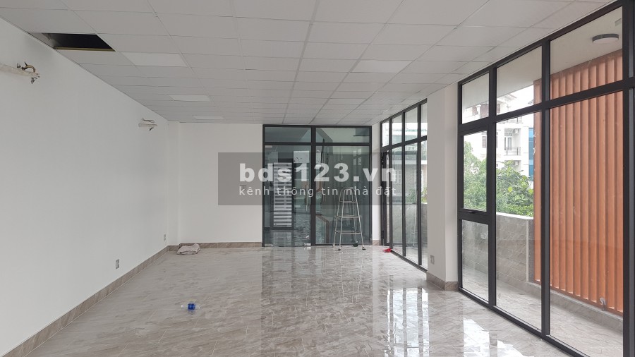 CHO THUÊ NHÀ VP 340M2 HẦM TRỆT 2 LẦU SÀN TRỐNG SUỐT AN PHÚ QUẬN 2