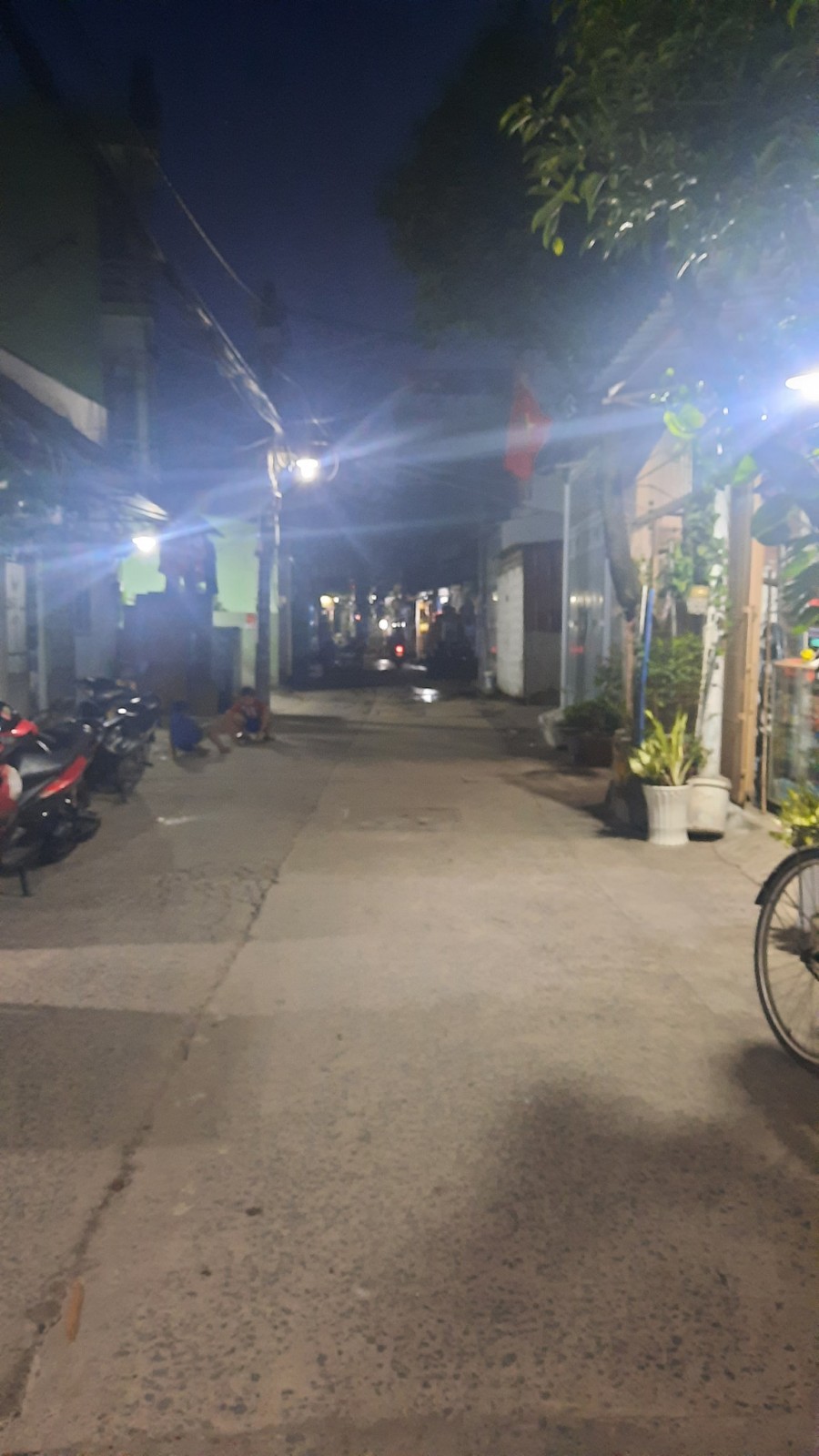 HXH chính chủ ngộp bank bán nhanh 80m2 không lộ giới sổ vuông vức giá 2,8tỷ