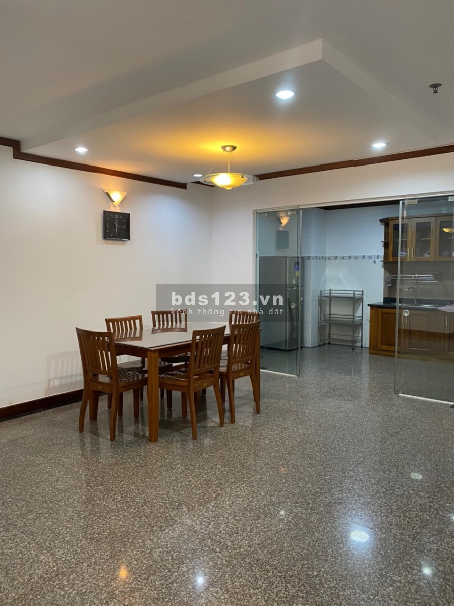 Bán Gấp căn hộ Giai Việt 125m2 full nội thất
