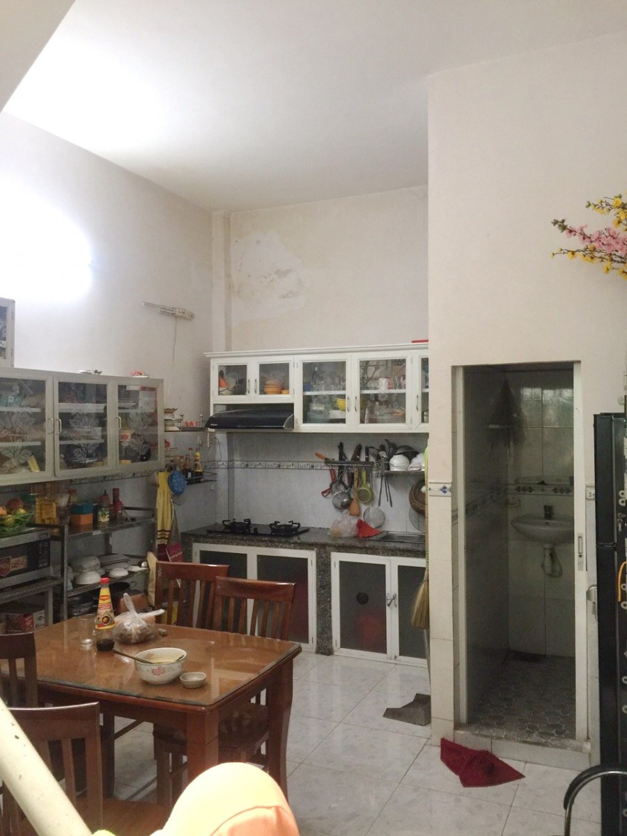 Nhà (4*10m) lầu, 2PN, hẻm 137 Âu Dương Lân P2 Q8