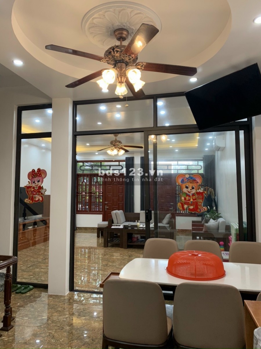 Bán nhà mặt phố Nguyễn Chí Thanh, TP HD, 74.3m2, 4 tầng, mt 6.1m, 8.2 tỷ, vị trí cực đẹp