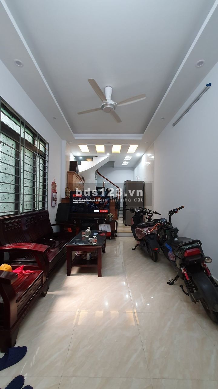 LÔ GÓC, GẦN PHỐ, NGÕ THÔNG 31M, 5 TẦNG.