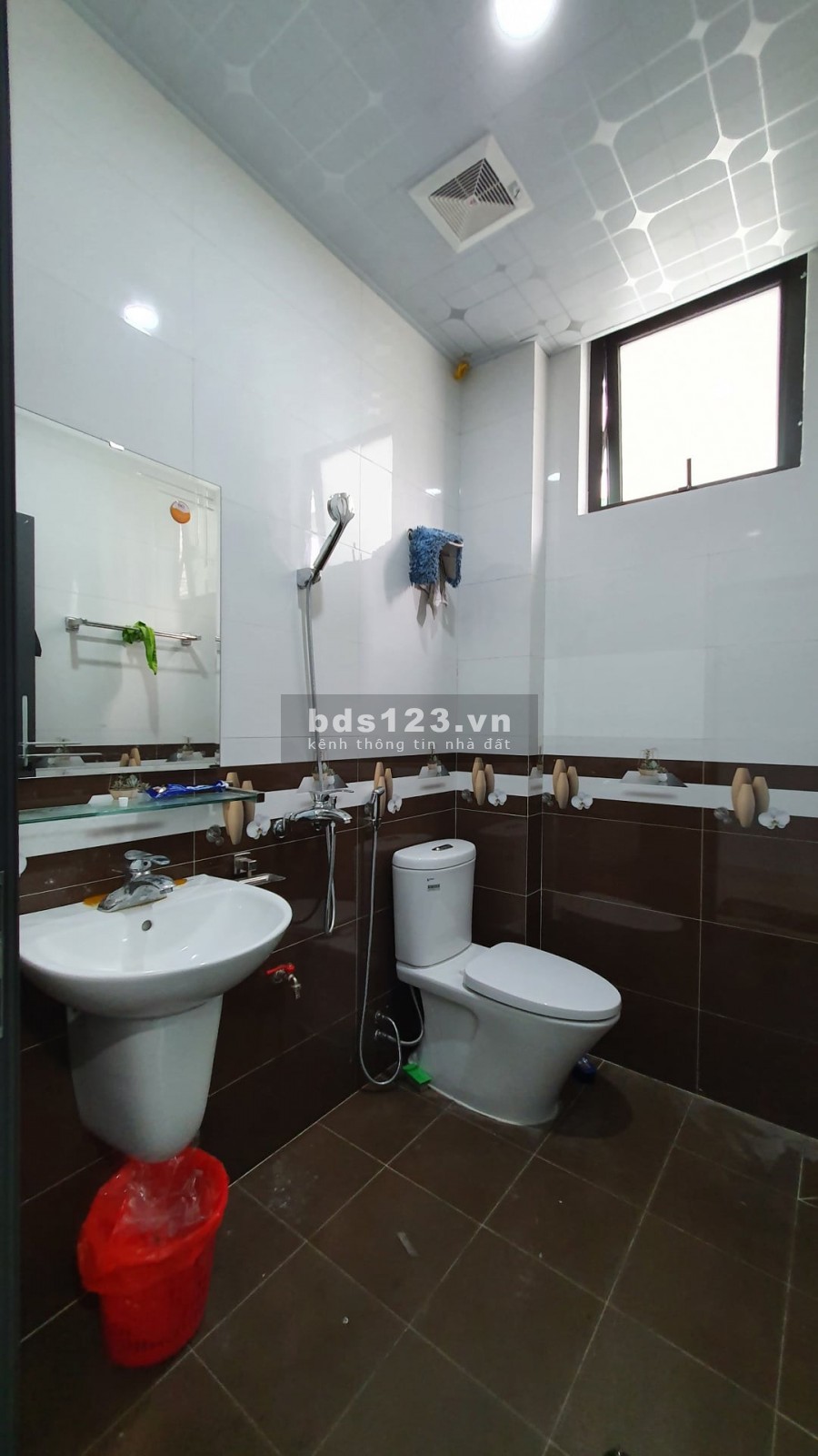 LÔ GÓC, GẦN PHỐ, NGÕ THÔNG 31M, 5 TẦNG.