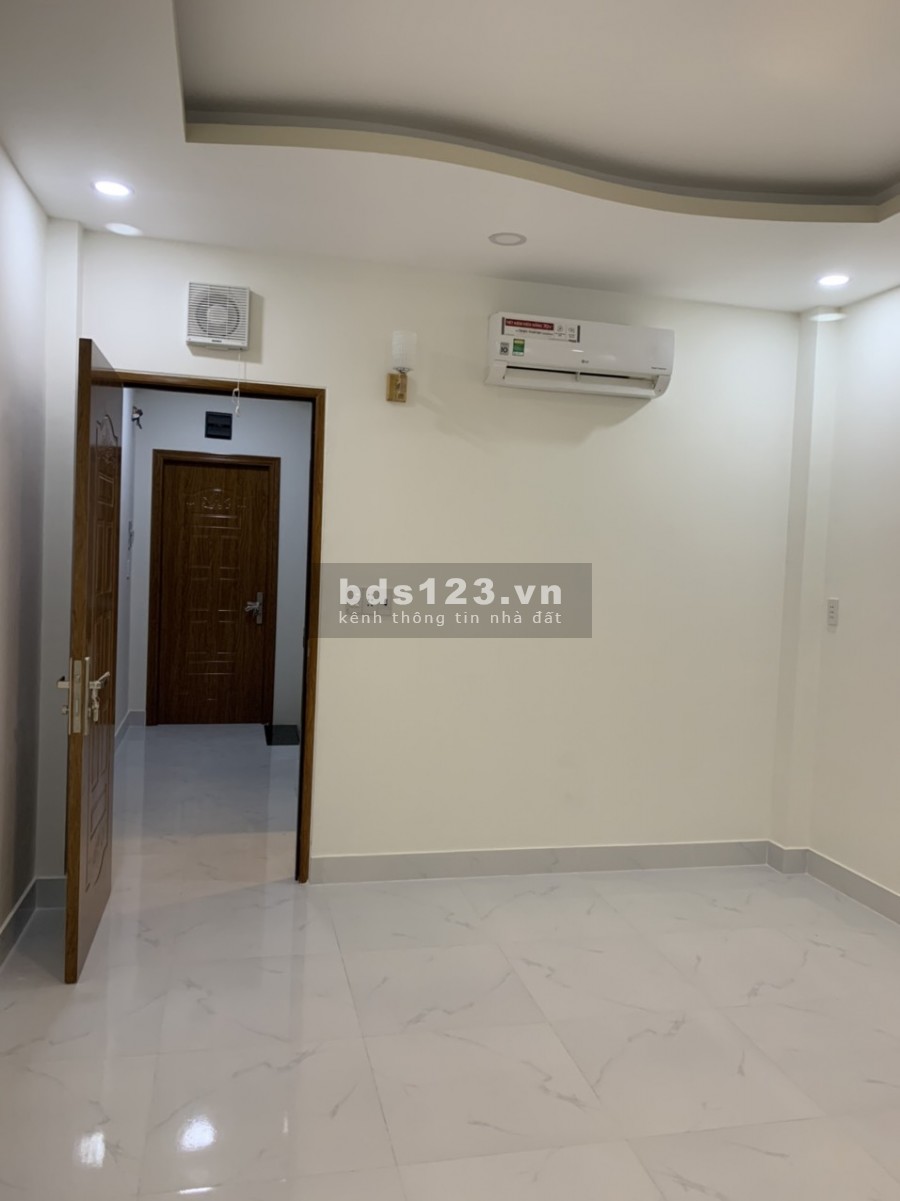 Bán nhà Nhật Tảo P8 Q10 xe hơi 4 chỗ vào thỏa mái hẻm trước nhà 4m DT: 4,5m x 11m