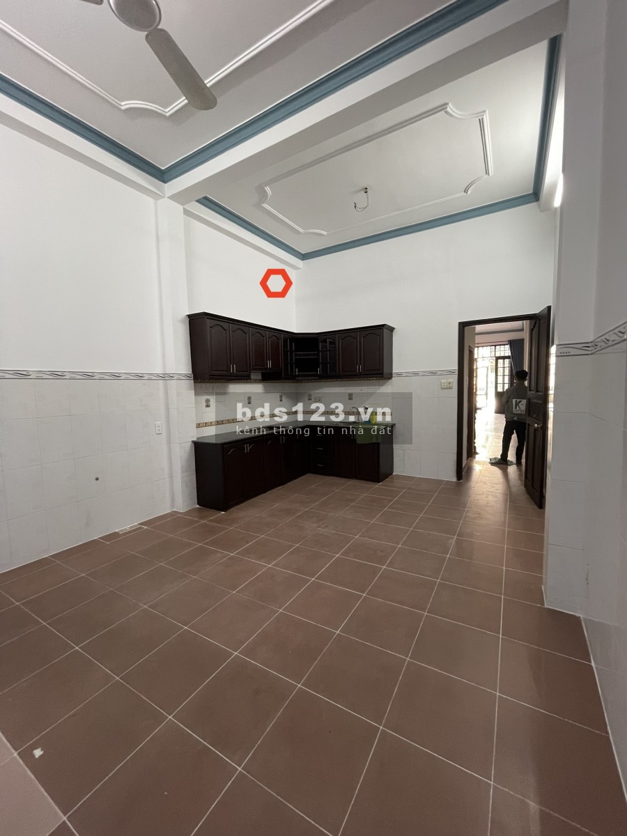 Nhà HXT Điện Biên Phủ 4.2x26m, trệt, 3lầu. chỉ 30tr.