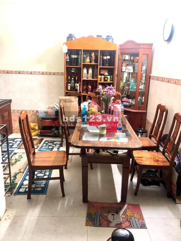 Nhà trung tâm đường Cầu Giấy, Diện tích 37m2, 4 tầng, 2 mặt, MT 4m – Giá bán 4,5 tỷ SĐCC