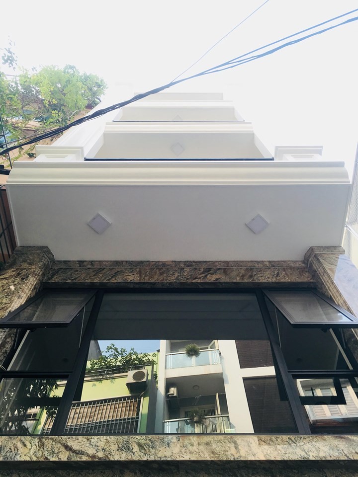 BÁN NHÀ ĐẸP Nguyễn Văn Huyên, Cầu Giấy, Ô TÔ, phân lô, 52M2 4 TẦNG, 4m MẶT TIỀN, nhỉnh 6 TỶ
