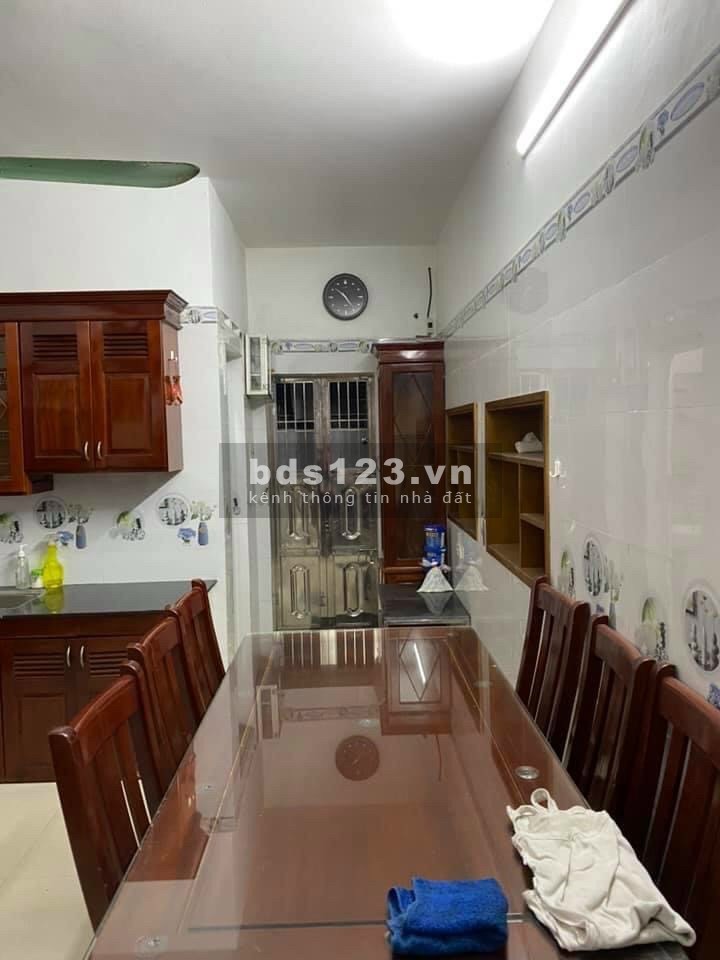 Bán nhà mặt phố Nguyễn Chí Thanh, TP HD, 74.3m2, 4 tầng, mt 6.1m, 8.2 tỷ, vị trí cực đẹp