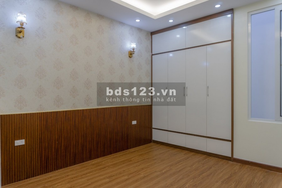 Bán nhà liền kề dịch vụ Vạn Phúc Q.Hà Đông 45m 5 tầng, kinh doanh văn phòng giá chí 7.18 tỷ.