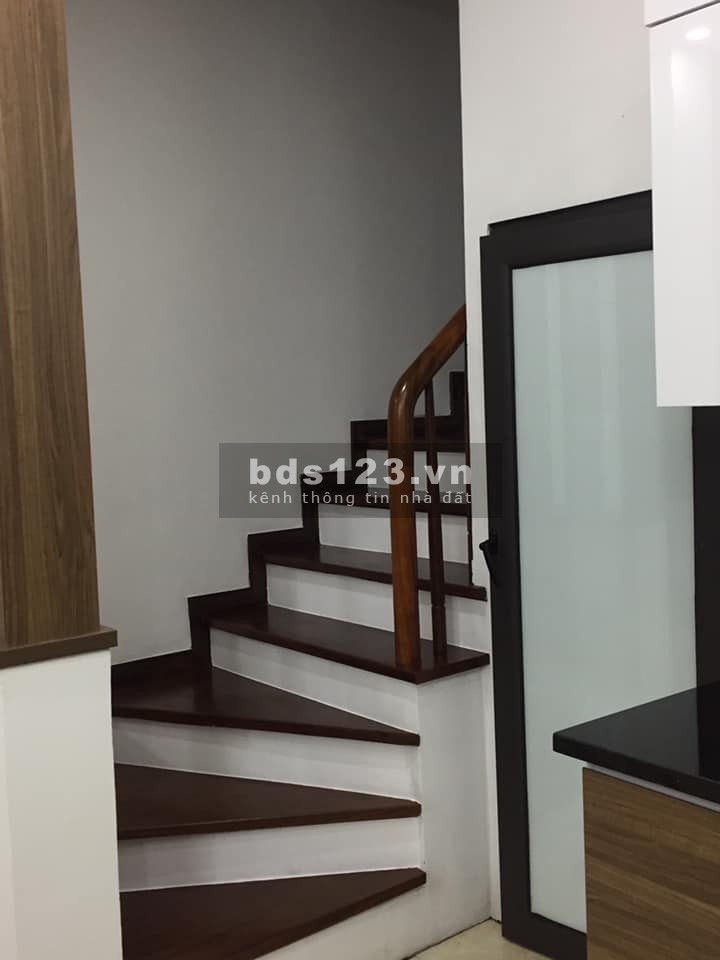 Cực Hiếm – 20m ra Phố Tạ Quang Bửu, 35m2, giá 3,75 tỷ.