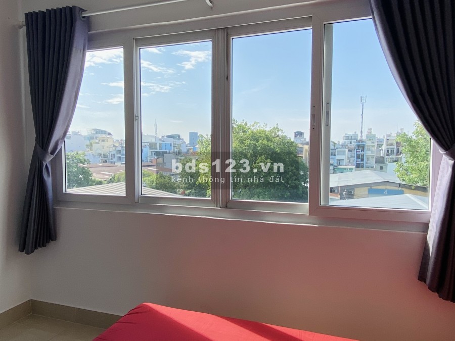 Căn 1phòng ngủ và bếp riêng biệt, cửa sổ lớn view đẹp tòa chính chủ