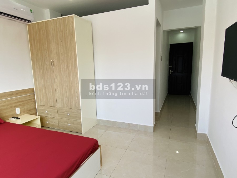 Căn 1phòng ngủ và bếp riêng biệt, cửa sổ lớn view đẹp tòa chính chủ