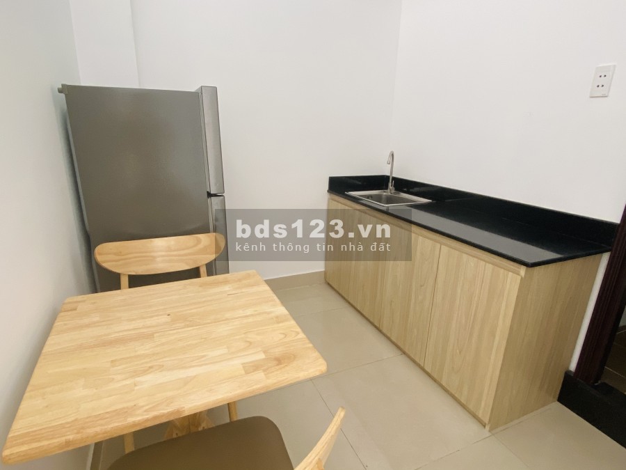 Căn 1phòng ngủ và bếp riêng biệt, cửa sổ lớn view đẹp tòa chính chủ