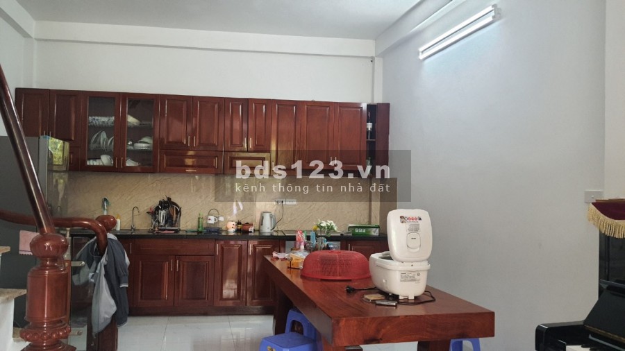 NHÀ Ô TÔ đỗ, NGÕ THÔNG Cổ Linh Bát Khối 44m2 4 tầng giá 3.05 tỷ