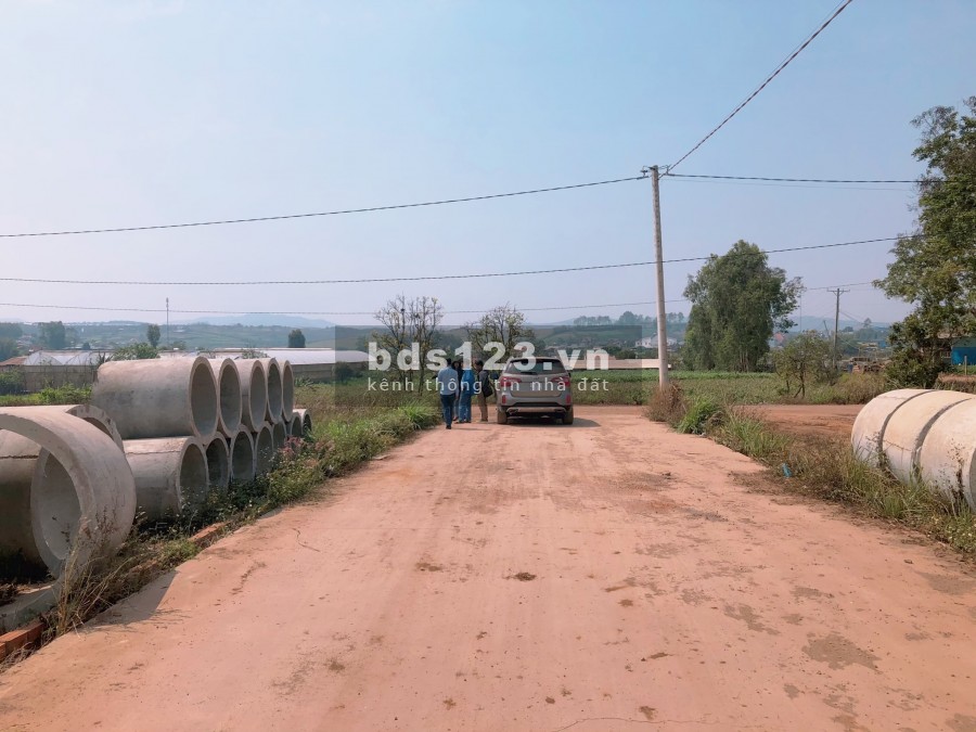 Bán đất thổ cư gía 520 triệu ven Novaworld Đạ Ròn- Lâm Đồng
