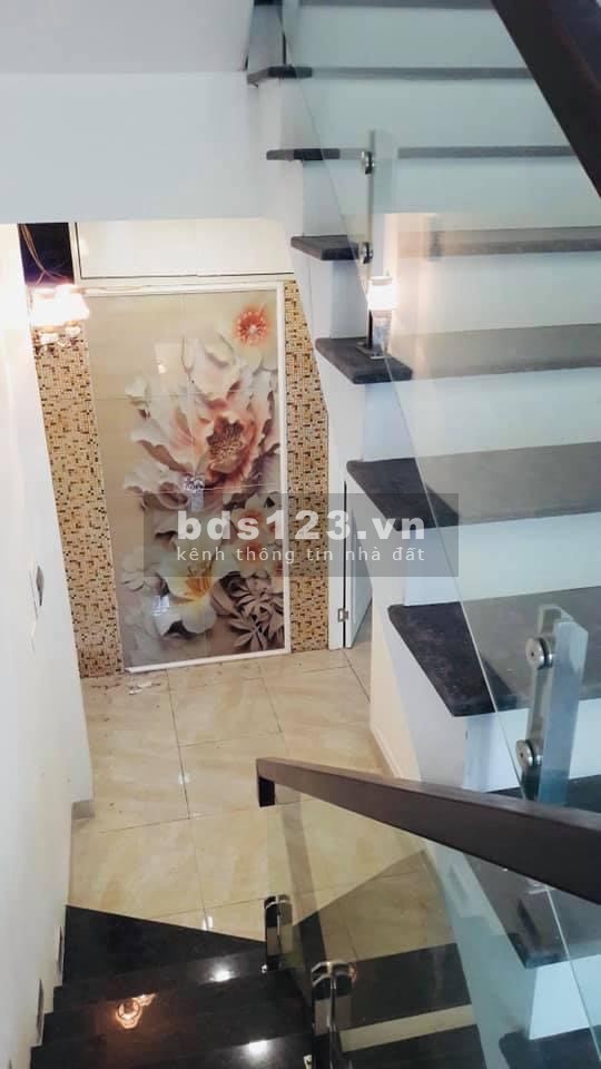 Bán nhà TRần Quốc Hoàn MẶT TIỀN LỚN KINH DOANH VÔ ĐỊCH Ô TÔ TRÁNH