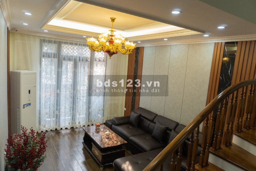 Bán nhà liền kề dịch vụ Vạn Phúc Q.Hà Đông 45m 5 tầng, kinh doanh văn phòng giá chí 7.18 tỷ.