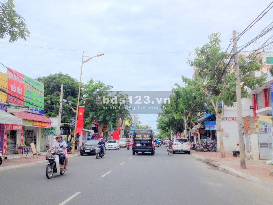 Bán đất hẻm 220/ Ba Cu hẻm ô tô hướng Tây nam, phường 4, gần bùng binh ngã 5
