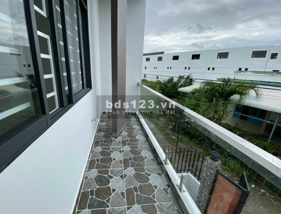 Nhà đẹp giá rẻ 5x20m2 sổ hồng chính chủ