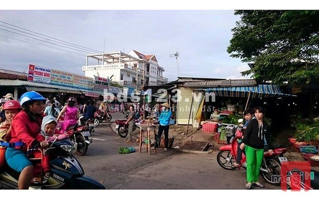 (CHÍNH CHỦ ) CẦN BÁN GẤP DÃY NHÀ TRỌ 150M2 GỒM 1KIOT +5 PHÒNG TRỌ. ĐỐI DIỆN CHỢ TRƯỜNG HỌC CẤP 3