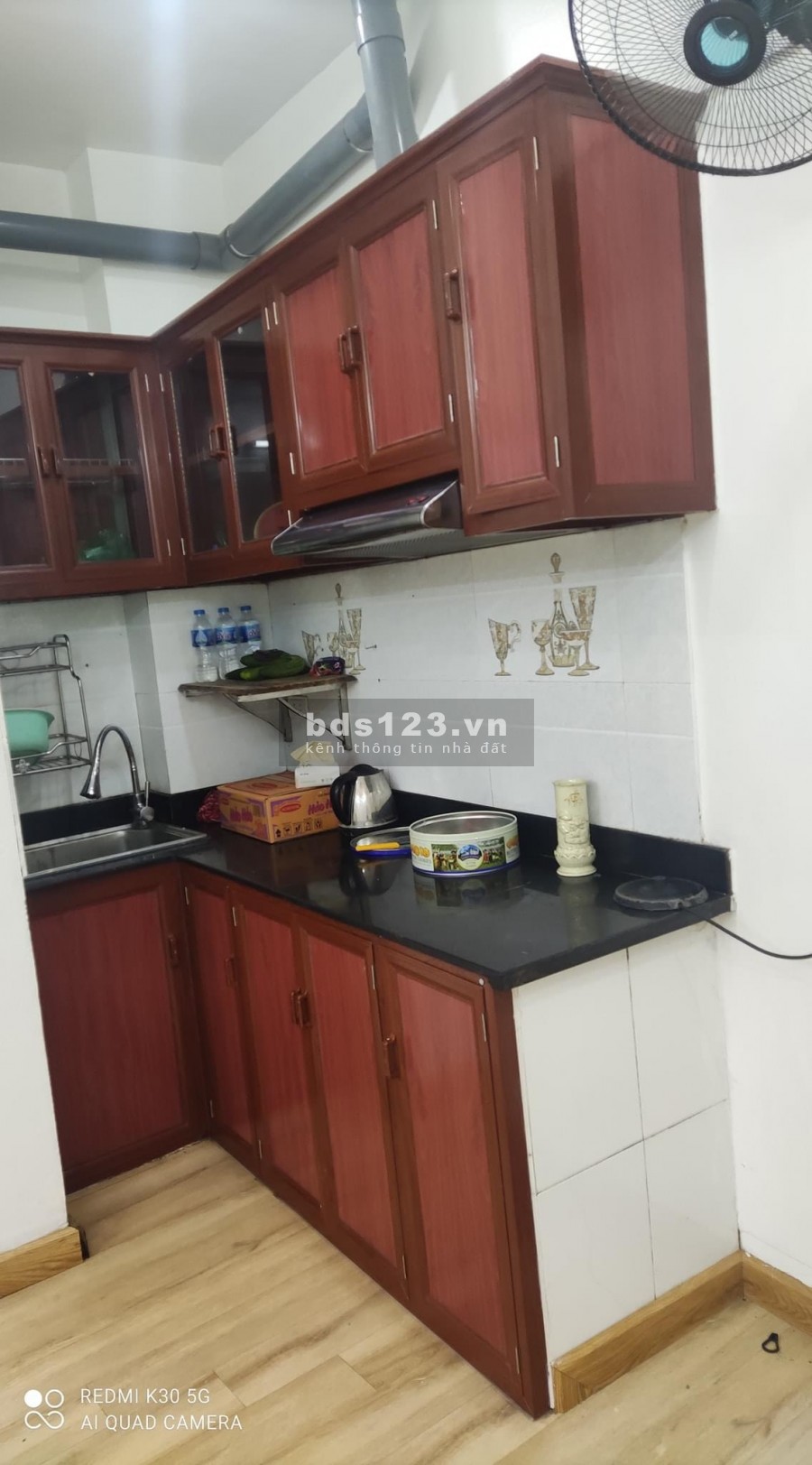 Nhà Bồ Đề 5 tầng mà có hơn Tỷ, Sổ đỏ để két.