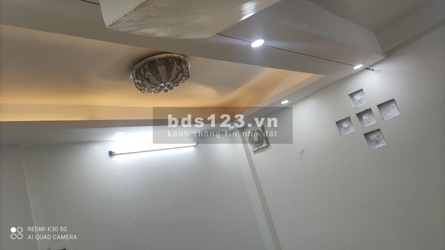 Nhà Bồ Đề 5 tầng mà có hơn Tỷ, Sổ đỏ để két.