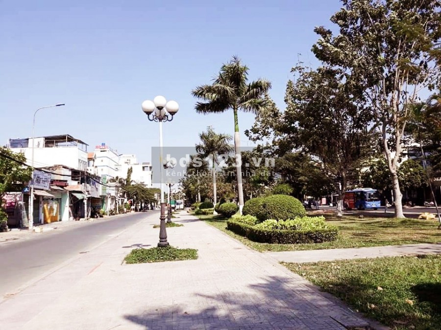 Bán nhà mặt tiền Lưu Chí Hiếu, Quận Tân Phú 85m2 giá chỉ 12 tỷ sổ vuông A4