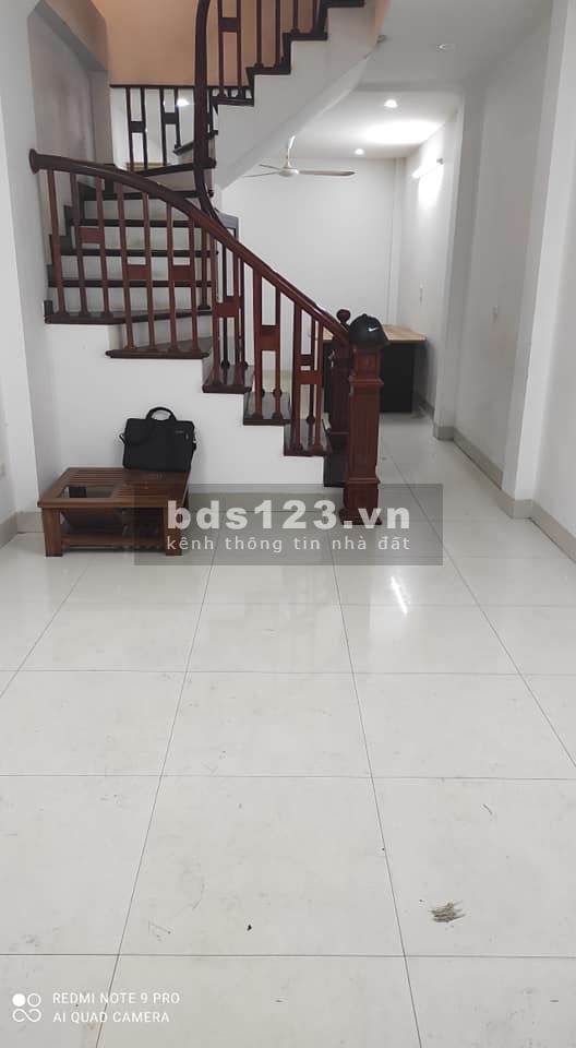 Bán gấp nhà phố Nguyễn Sơn, Long Biên, Hà Nội.